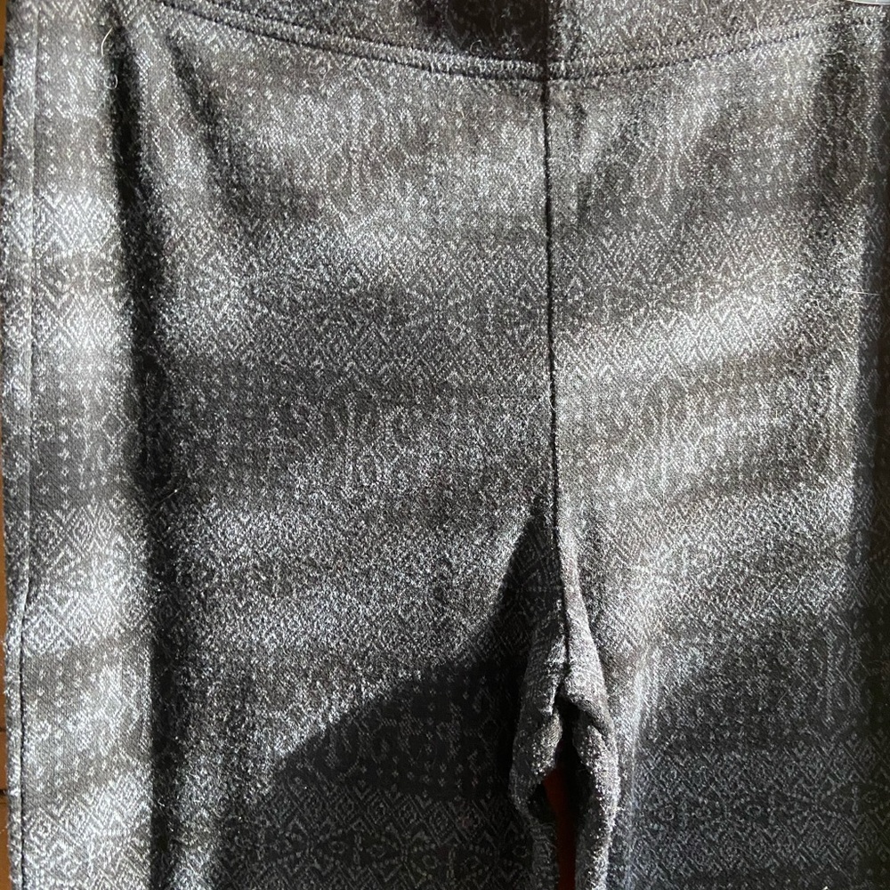 Hollister Winter Pattern Leggings - Picture 2 of 3